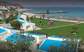 Capital O 224 Holiday Beach Resort